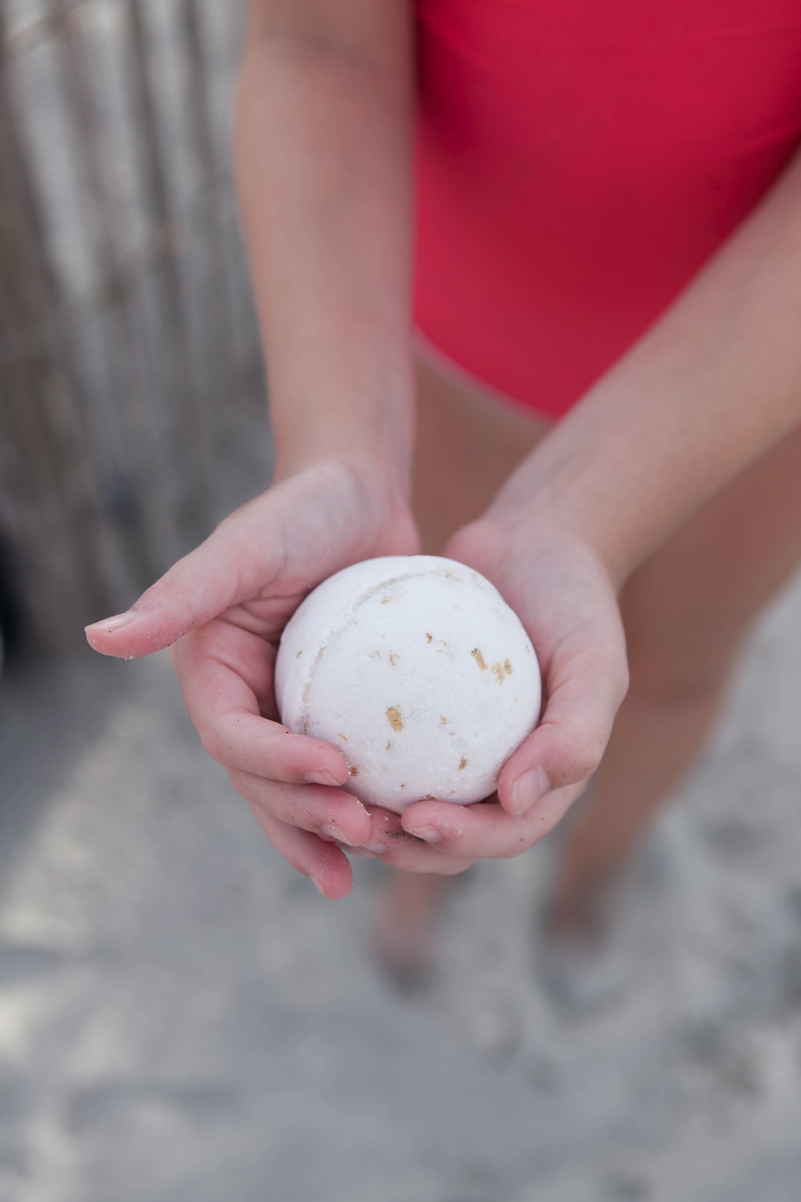 Oatmeal Milk & Honey Scented 8 oz Bath Bomb 